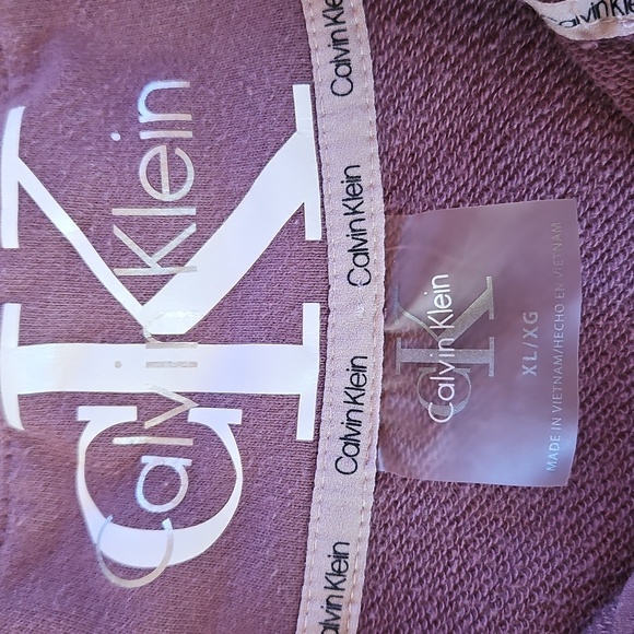 ☘️Calvin Klein☘️ - Picture 3 of 3